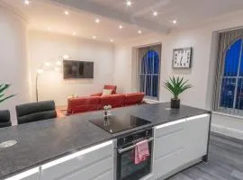 Luxury 1 bedroom top floor apartment