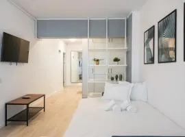 High-end Studio with Panoramic View, Parking & Pool