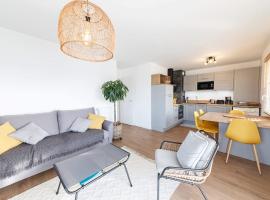 Le Magellan - logement neuf, parking, grand balcon, ξενοδοχείο στη Ντινάρ