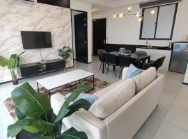 Urban Suites Georgetown Penang - Sea View & Georgetown View - High Floor - Exclusive & Cozy Stay, hotel v destinaci George Town