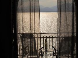 Casa di Luca, hotel v destinaci Torri del Benaco