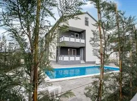 Gorgeous Apartment In Vrsi