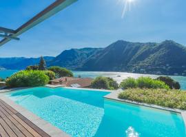 Villa Infinity by Rent All Como, hotel di Como