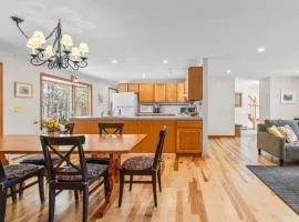 Lovely House 5 Min to Beach with Deck Grill and Garage