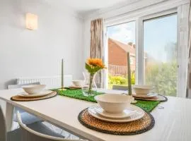 Cozy 3 Bedroom Retreat perfect for family and work travel