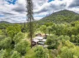 Homestead Ranch near Yosemite with Horses and Chickens