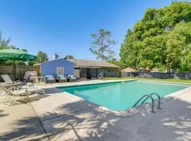 2 Mi to Manatees Homosassa Home with Lanai!