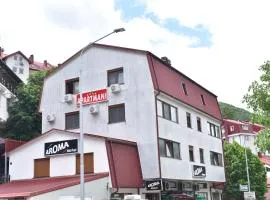 Apartments Ravno