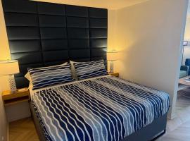 Newly Remodeled Deluxe King Suite, apartamento en Laurie