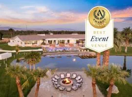 Buena Vista by AvantStay Massive Outdoor Oasis w Pool Spa Firepit