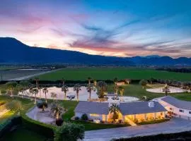 Buena Vista by AvantStay Massive Outdoor Oasis w Pool Spa Firepit