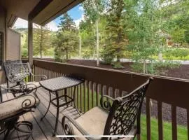 Perfect Summer Getaway! DV Lakeside Villa Spectacular Mtn Views with Pool and Hot Tub