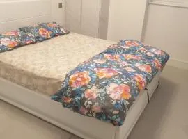 Luxury double bed room near Southall station
