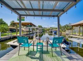 Boat Dock and Kayaks Canalfront Home in Homosassa