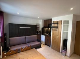 La neige dorée - front de neige, hotel a Monginevro