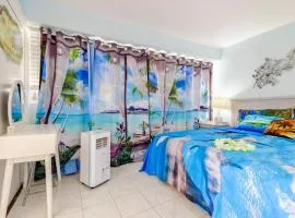 WAIKIKI 2 BEDROOMS, 1 BATH, FREE PARKING, SLEEP 6