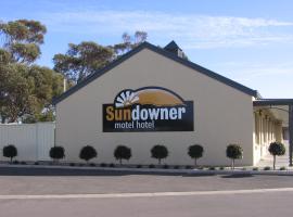 Sundowner Motel Hotel، فندق في وايالا