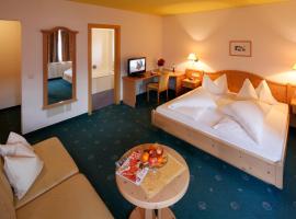 Hotel Am Reschensee, hotel v mestu Resia