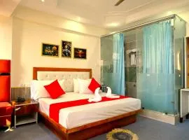 The Grand Palace Scenic Mountain View by Anvi resort In Nainital
