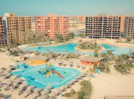 Luxury Chalet with Aqua Park Access By Best of Bedz Signature Experience