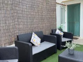 City Break-Quiet House with Private Patio