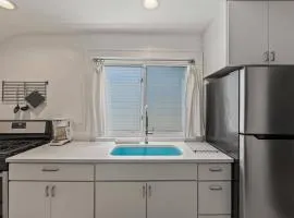 Stylish Apt in Walker's Point