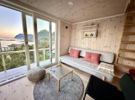 Oceanview Mini-House - Stunning Views, Hotel in Moskenes