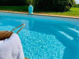 SUITES EN PERCHE-Proche Mortagne, hotel v mestu Bures