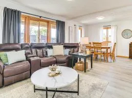 2 Living Areas! Cedar Home 11 Mi to Mt Holiday Ski