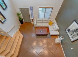 Stunning, Stylish Getaway Close to Everything!, cabin in Tucson