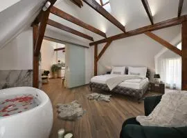 Kaiserstein Palace Apartments