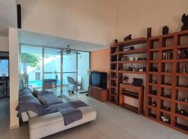 Casa Coco, готель у місті Вальядолід