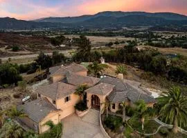 Sangiovese By AvantStay Spectacular Estate w Pool Hot Tub Putting Green