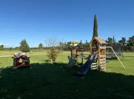 Le Mas des platanes-piscine-gîte-Clim-parking