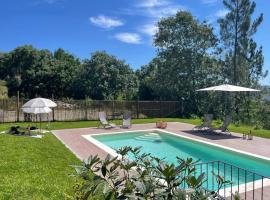 Casas Peralta - Outeiro, отель в городе Арока