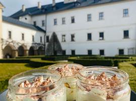 Hotel Zámek Letohrad, hotel v Letohradě