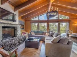 Mahogany by AvantStay Snowbird Cabin w Full Chamberlands Access