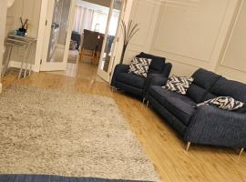 Dublin Modern 4-5 bedroom house, hotel di Dublin