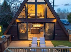 A-frame with Sauna, Hot tub and BBQ, hotel v destinaci MacTier