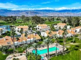 Desert Oasis w Hot Tub & Pool