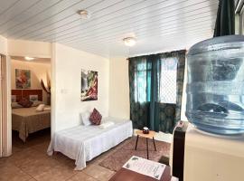 Chez Tamatuamai, penginapan di Avatoru