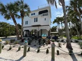 Coconut Castaway - Ocean Views, Walk to Beach, Golf Cart, Club Pool