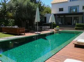 Luxurious Coastal Villa with Pool Near the Beach with Mamad by Sea N' Rent