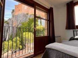 Apartamento Pasarelas Ventanal, hotel v destinaci Alquézar
