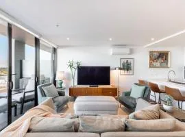 Wellness and Style - 2BR Apartment with Pool, Hot Tub and Gym