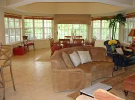 Spacious with golf and wildlife views 1233-4