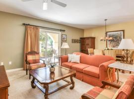 4106-1 Cozy Ground Floor 1 BR with fenced patio, hotel in St. Augustine