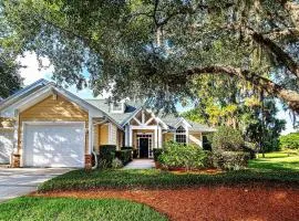 Spacious 3 BR plus SS in Den & screened lanai waterside