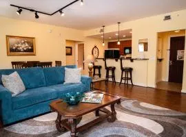 Updated new floors - secluded courtyard 5107-1