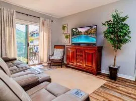 1 BR with amazing pool and courtyard views 5208